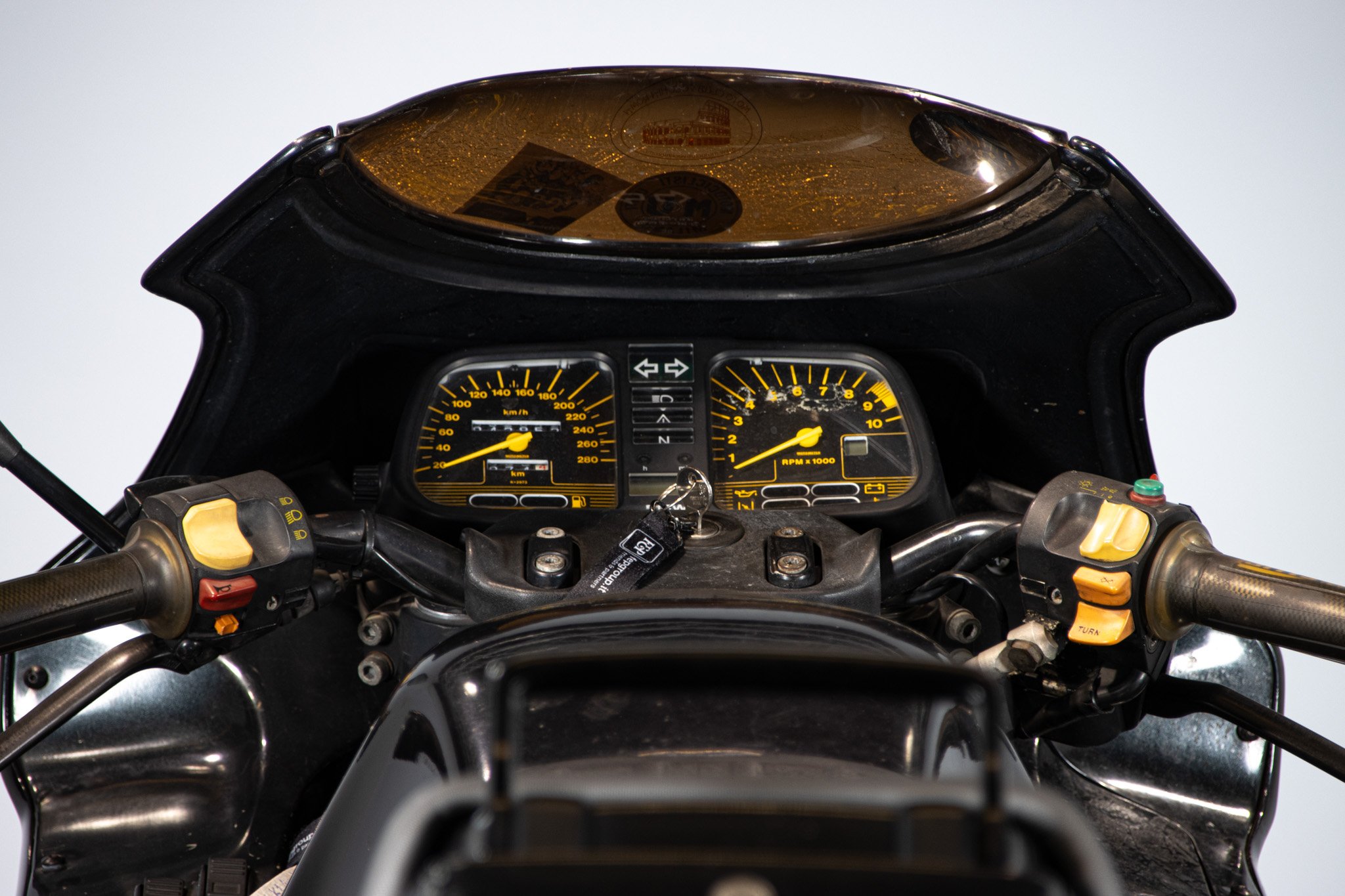 BMW K1 
