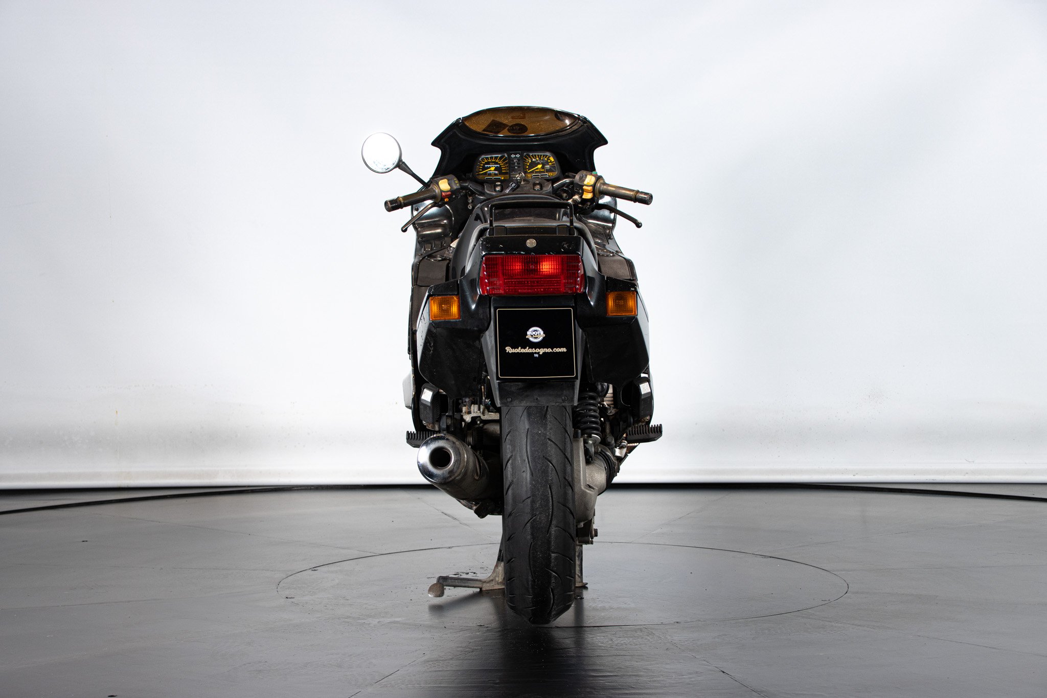 BMW K1 