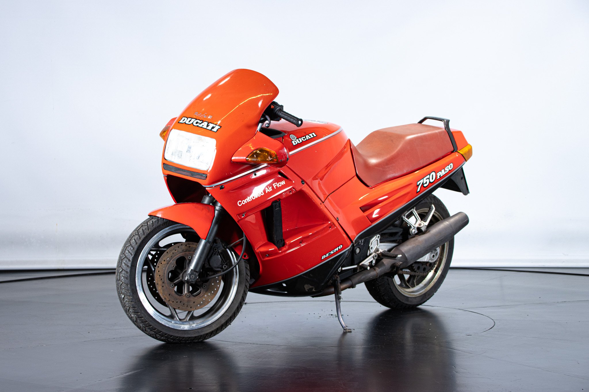 Ducati PASO 750 