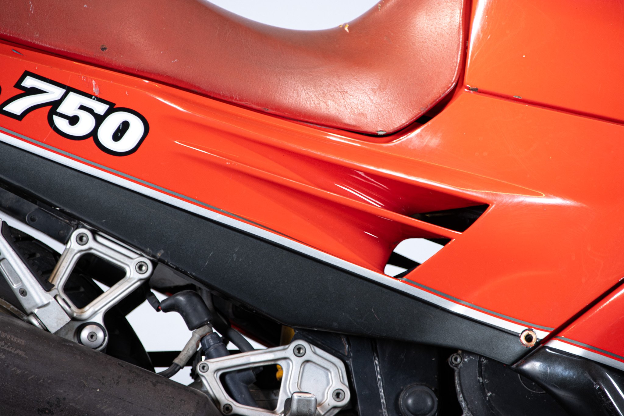 Ducati PASO 750 