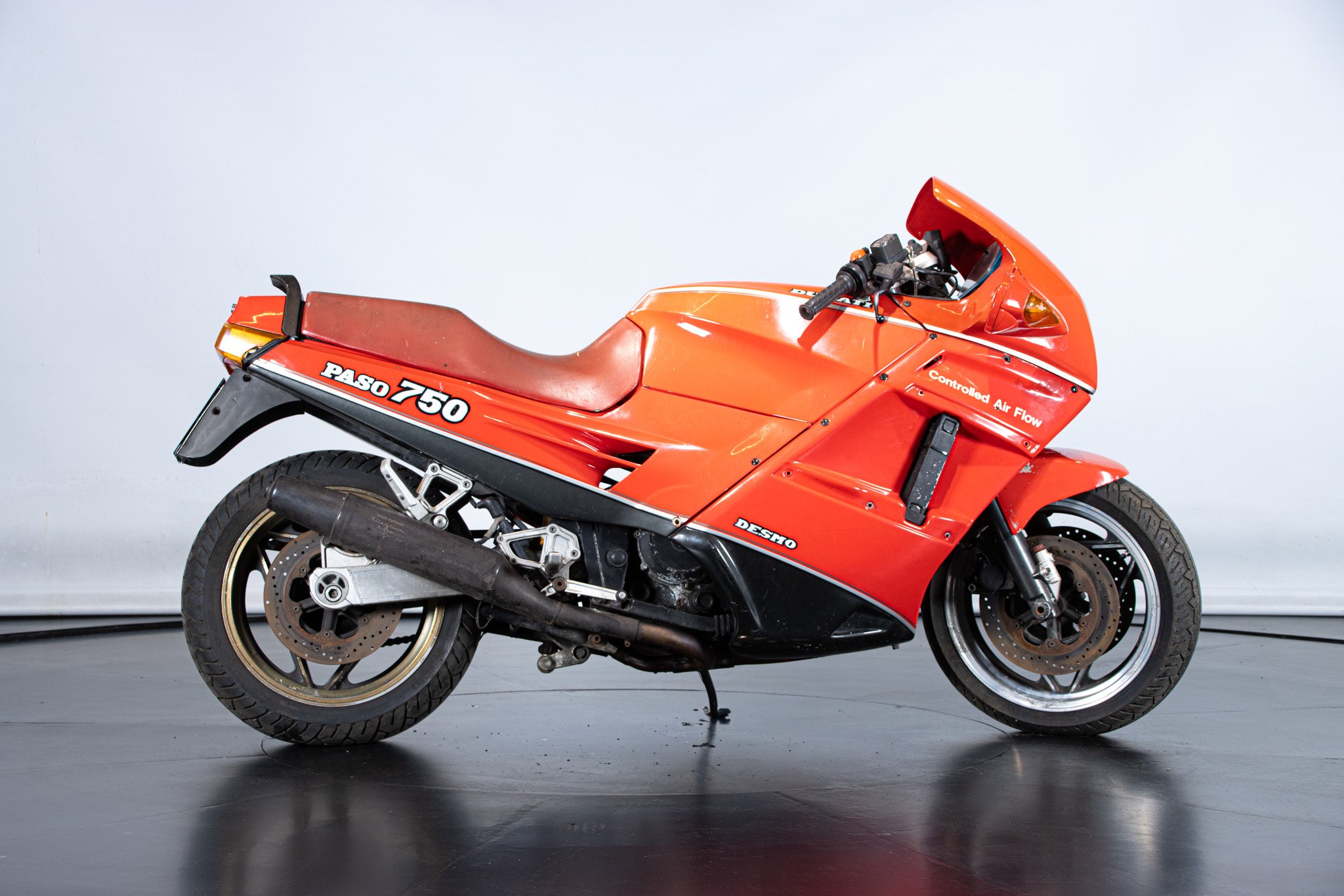 Ducati PASO 750 