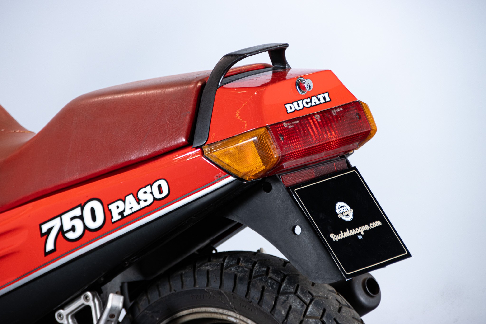 Ducati PASO 750 