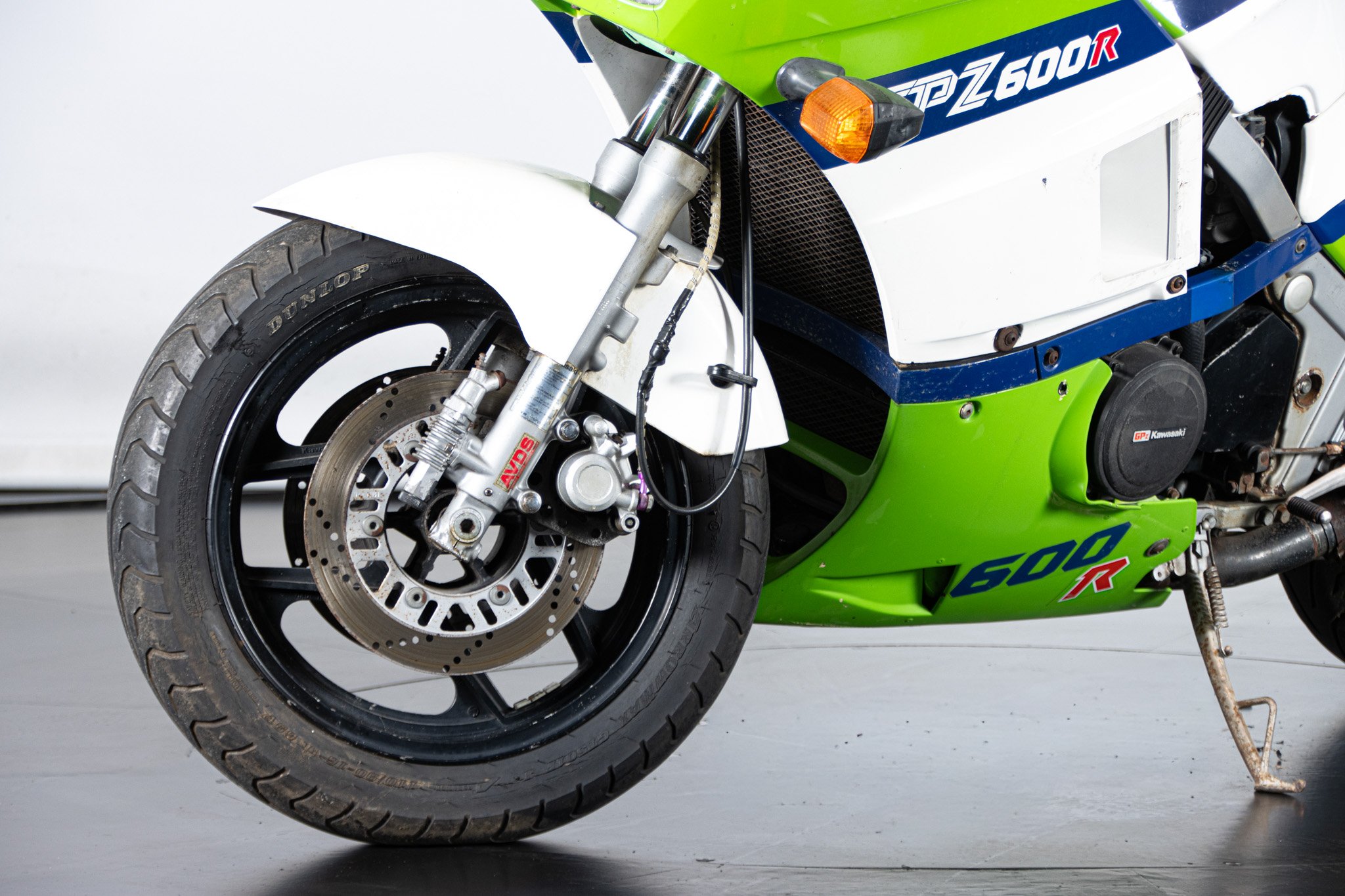 Kawasaki GPZ 600 R 