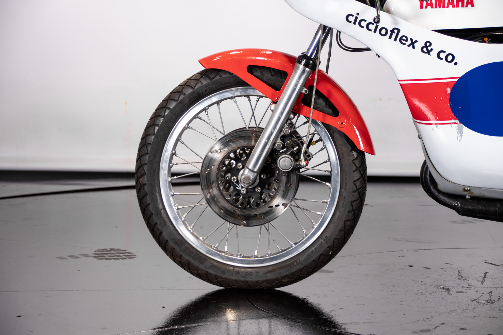 Yamaha TZ 350 Johnny Cecotto Replica 