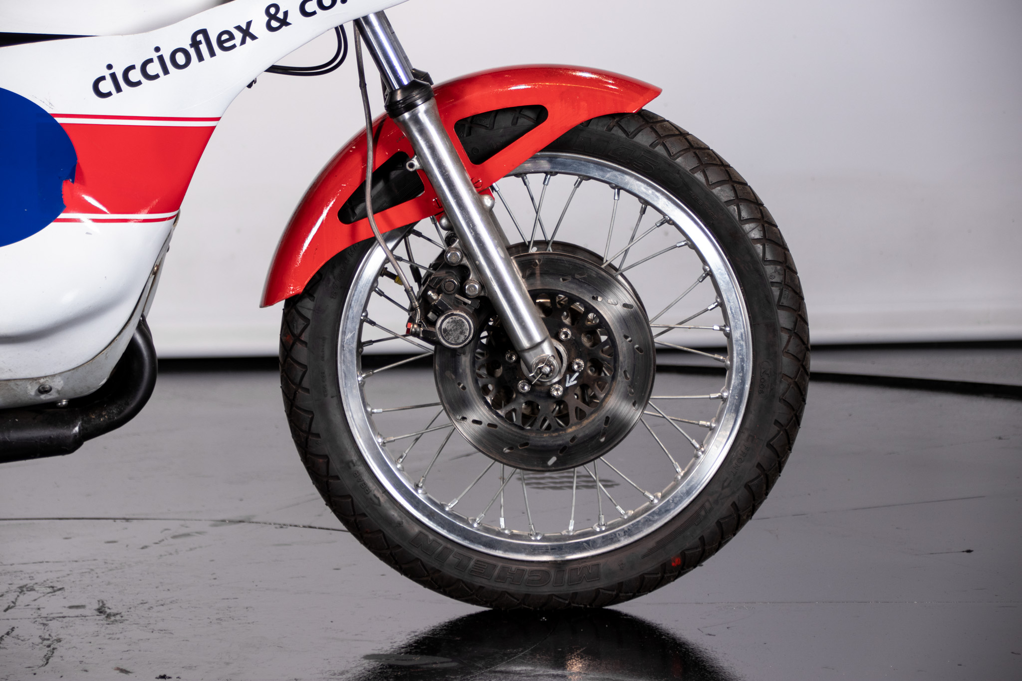 Yamaha TZ 350 Johnny Cecotto Replica 