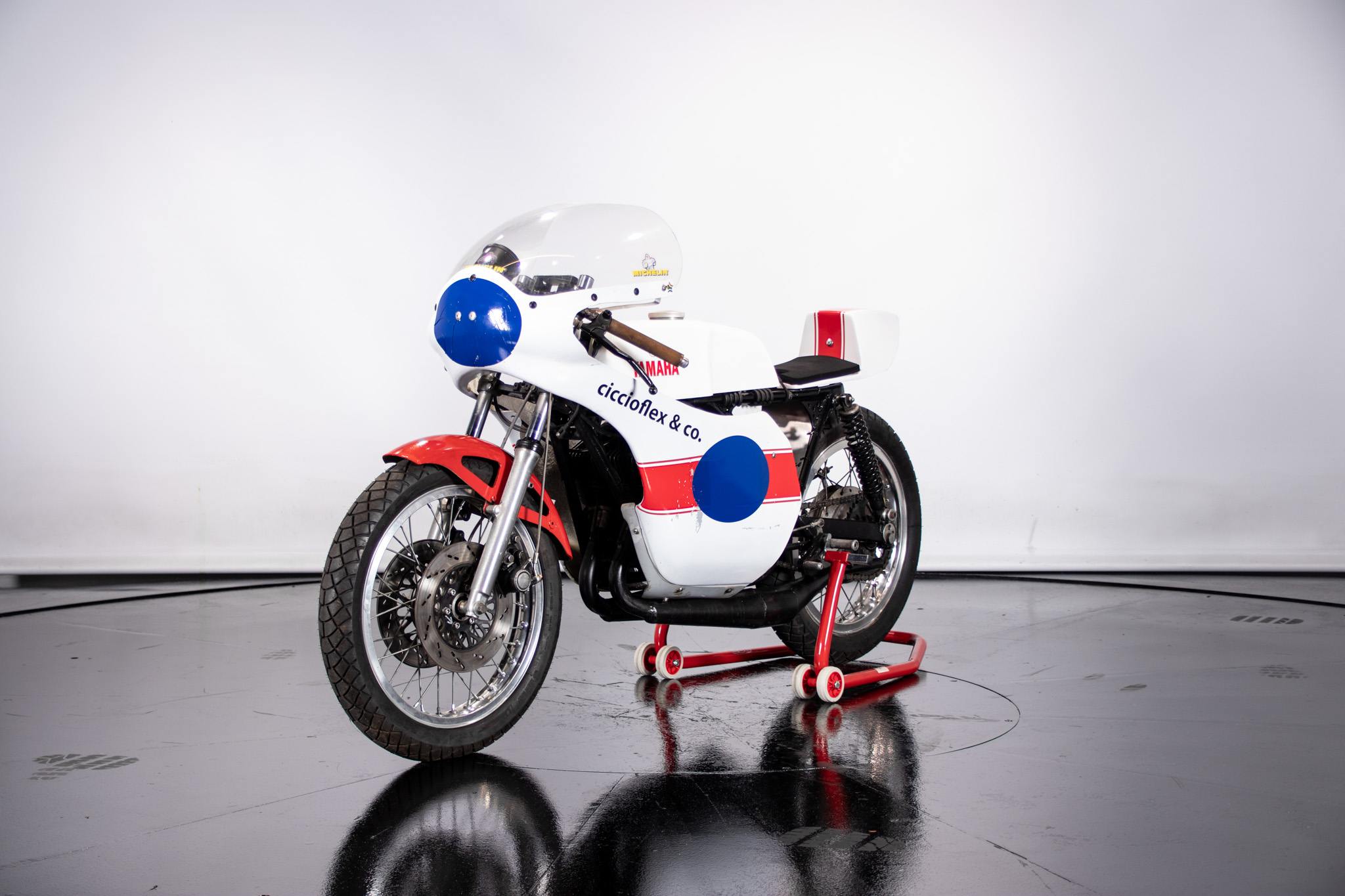 Yamaha TZ 350 Johnny Cecotto Replica 