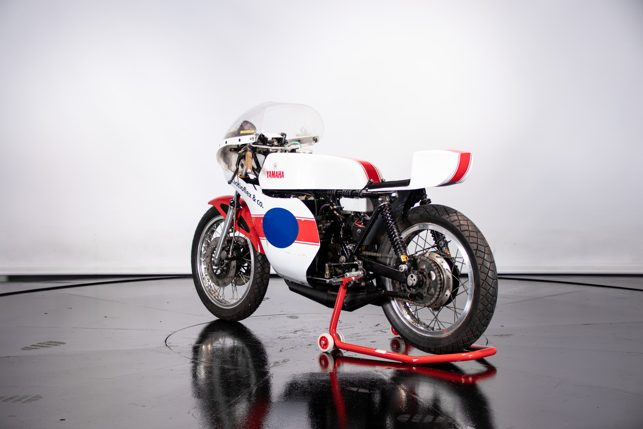 Yamaha TZ 350 Johnny Cecotto Replica 