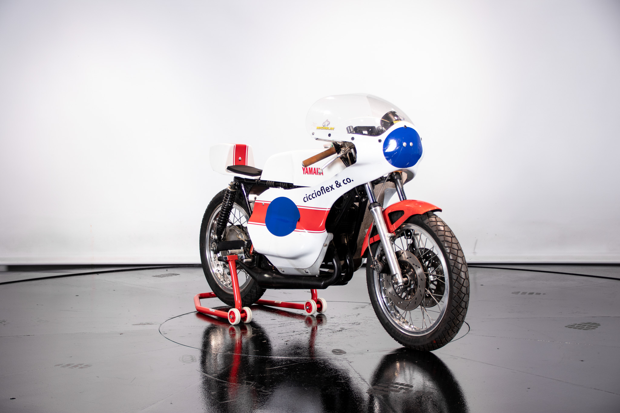 Yamaha TZ 350 Johnny Cecotto Replica 
