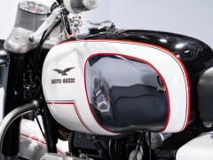 Moto Guzzi MOTO GUZZI V7 700 